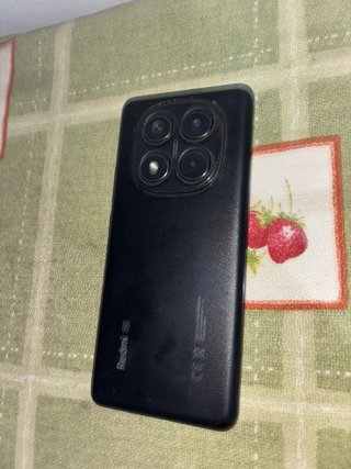 Xiaomi Redmi Note 14 Pro 5G en color Negro Mediano