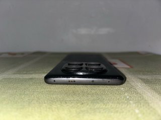 Xiaomi Redmi Note 14 Pro 5G en color Negro Mediano