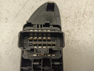 MANDO ELEVALUNAS DELANTERO IZQUIERDO RENAULT VEL
