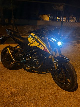 Voge 125R Blanca y azul