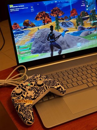Mando Inalámbrico PowerA OPS v1 Edición Fortnite