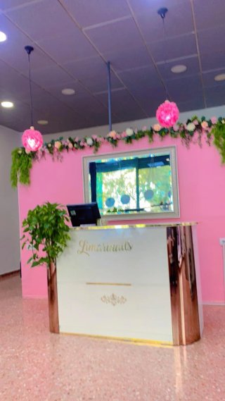 Alquilo sitio para manicurista en valencia
