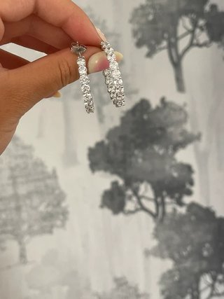 Pendientes aro con piedras brillantes