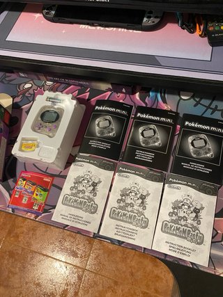 Nintendo Pokemon mini rosa completa