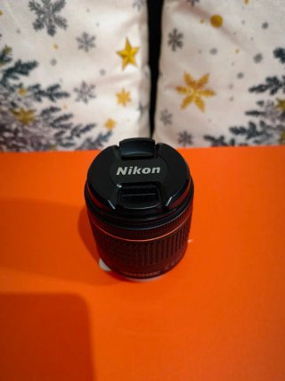 Cámara Nikon D5600 con accesorios