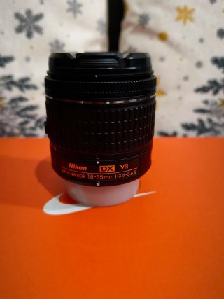 Cámara Nikon D5600 con accesorios