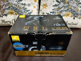 Cámara Nikon D5600 con accesorios
