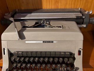 Máquina de escribir Olivetti Linea 90