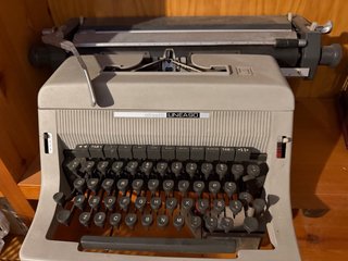 Máquina de escribir Olivetti Linea 90
