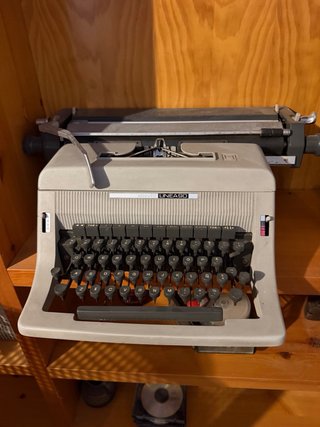 Máquina de escribir Olivetti Linea 90