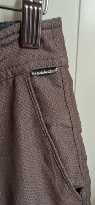 Bermudas "Volcom" Cargo SNT 21. Talla M
