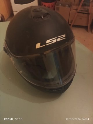 Casco de moto LS2 negro