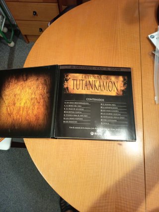 El libro la tumba de Tutankamón.