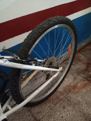 Bicicleta de mujer blanca