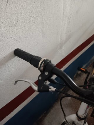Bicicleta de mujer blanca