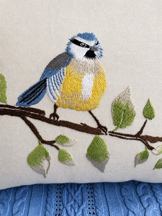 Funda Cojín de 50x30cm.Bordado Pajaritos.70% Lino