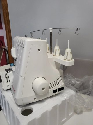 Máquina de coser Overlock Singer 14-78
