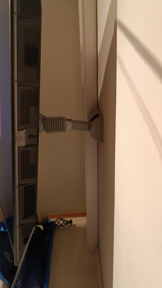 Televisión TCL 44 con soporte de pared