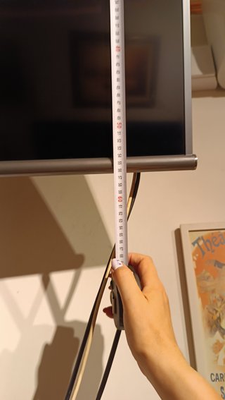 Televisión TCL 44 con soporte de pared
