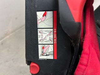 Silla de coche infantil roja