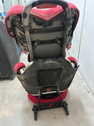 Silla de coche infantil roja