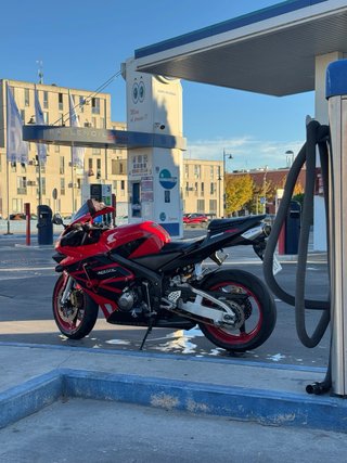 Honda CBR 600RR 2004 Roja