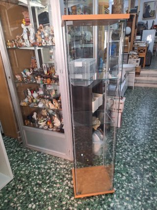 Vitrina IKEA DETOLF Cristal y Madera