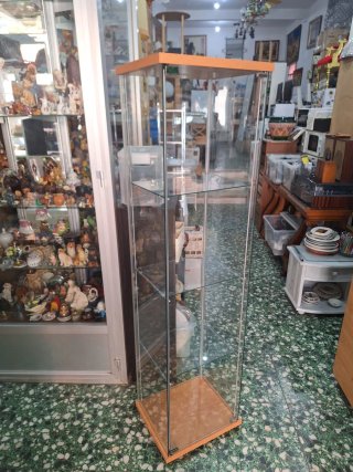 Vitrina IKEA DETOLF Cristal y Madera