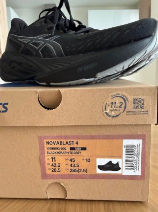 Zapatillas Asics Novablast 4 Negras Talla 42