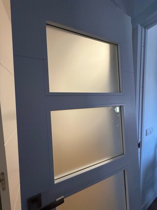 Puerta abatible lacada blanca VT5