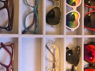Organizador de gafas como nuevo