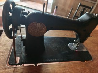 Máquina de coser Sigma antigua