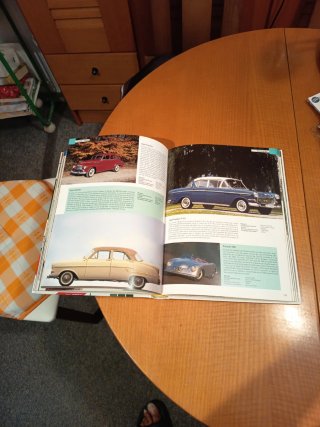 Libro 1.000 automóviles.