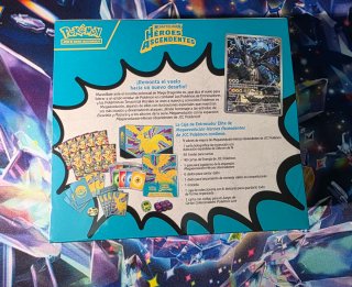 Pokemon Caja Entrenador Élite Héroes Ascendentes