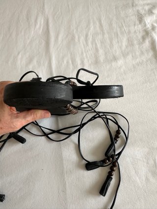 Sandalias Scalpers Piel Negra Cuentas Marrones