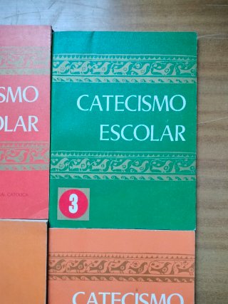 Lote 4 libros catecismo escolar