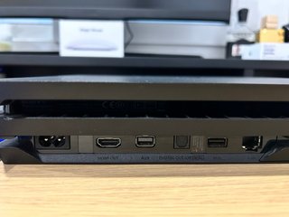 PlayStation 4 Pro + 3 Juegos + Mandos