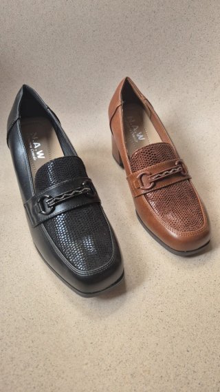 Lote de zapatos y botas