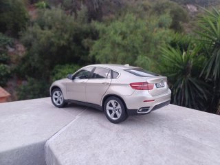 BMW X6 Kyosho 1:18