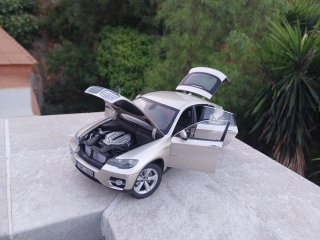 BMW X6 Kyosho 1:18
