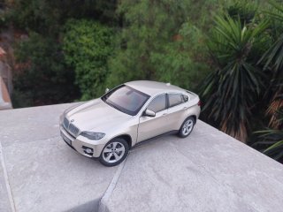 BMW X6 Kyosho 1:18