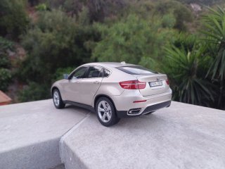 BMW X6 Kyosho 1:18