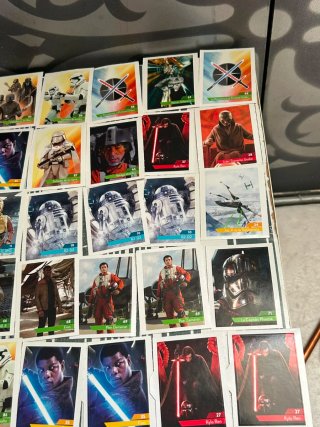 Lote 103 cromos Star Wars 2019 año