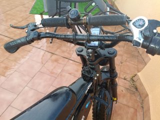 Bicicleta eléctrica E-BIKE negra
