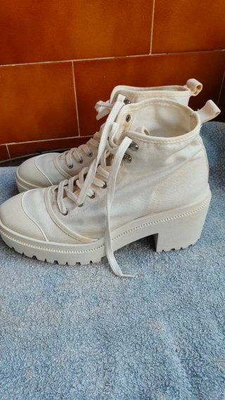 Botas Stradivarius beig
