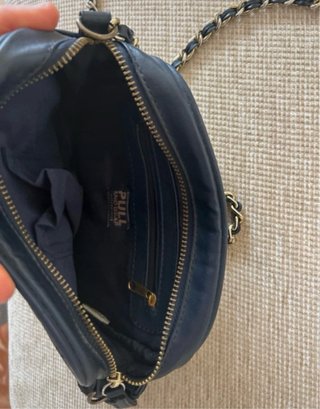 Bolso Pull&Bear azul marino acolchado