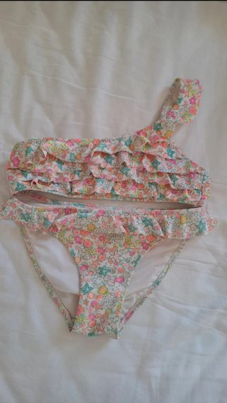 Bikini Zara floral volantes