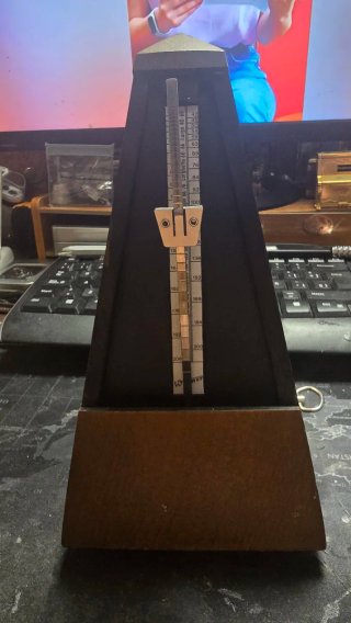 Metrónomo Mecánico W Alemán Madera