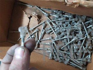 tornillos plástico