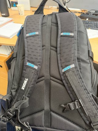 Mochila Thule Negra con detalles Teal